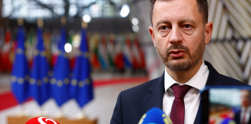 Megbukott a szlovák kormány a parlamenti bizalmi szavazáson
