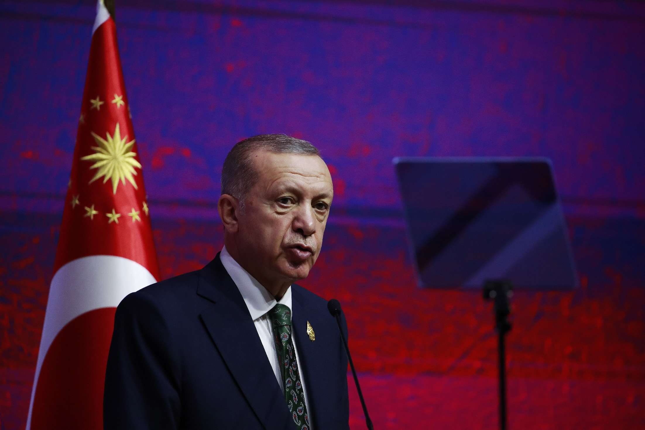 Erdogan török-szíriai-orosz csúcstalálkozót javasolt Putyinnak