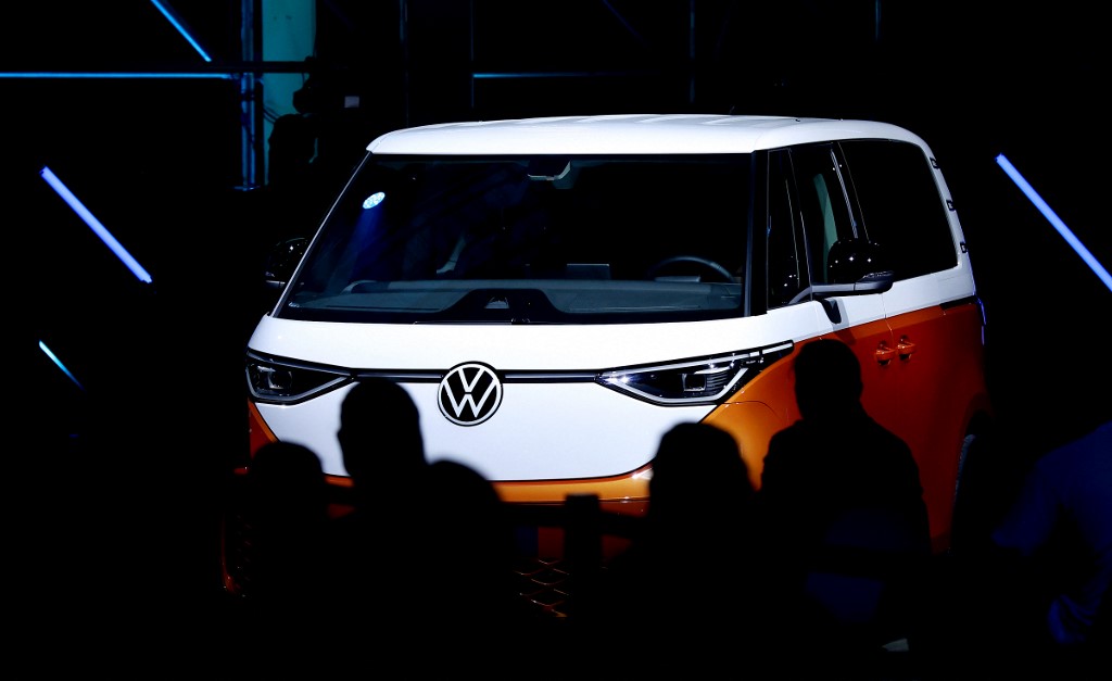 Hamarosan kiderül hol épül meg a VW akkumlátorgyára – Magyarország is az esélyesek között van