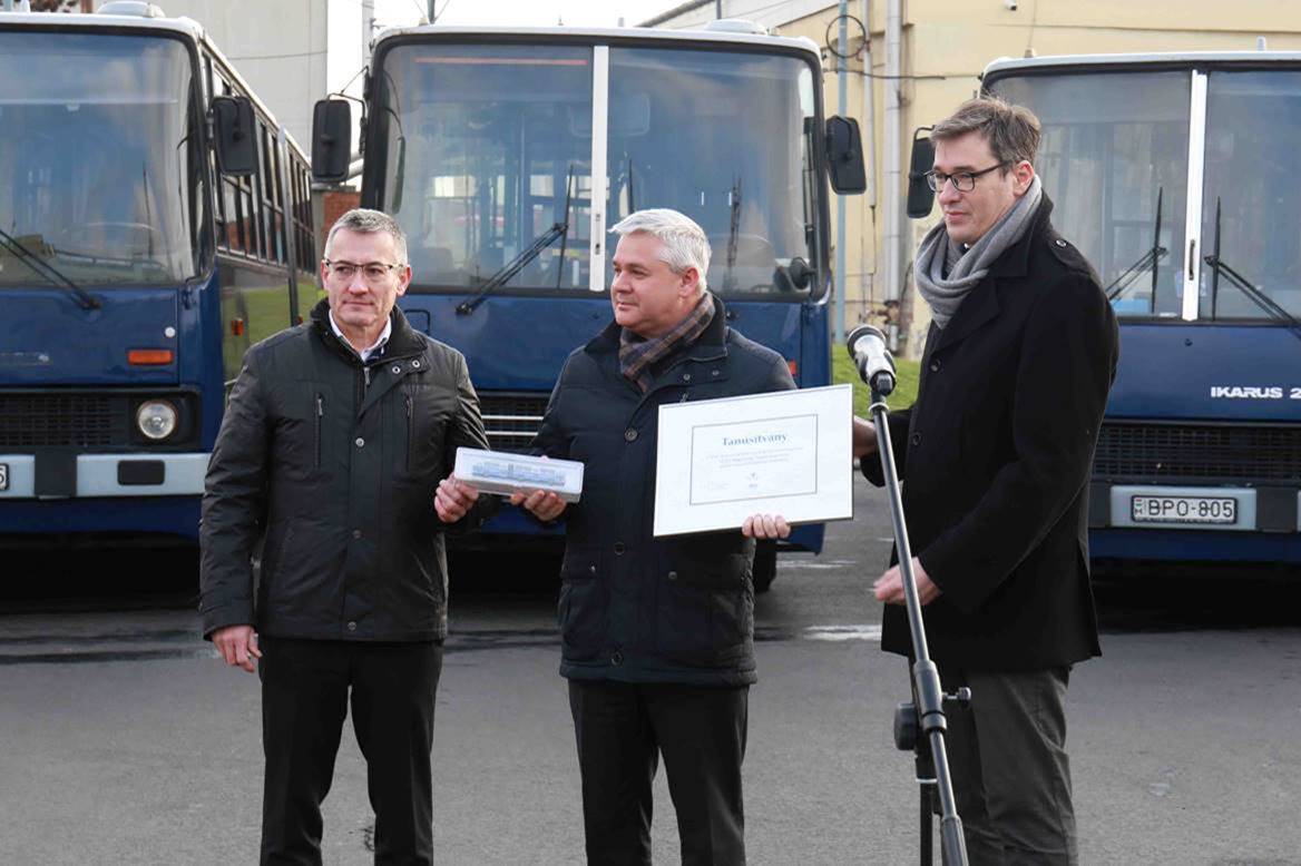 Ikarus buszokat adományoz a BKV Ukrajnának