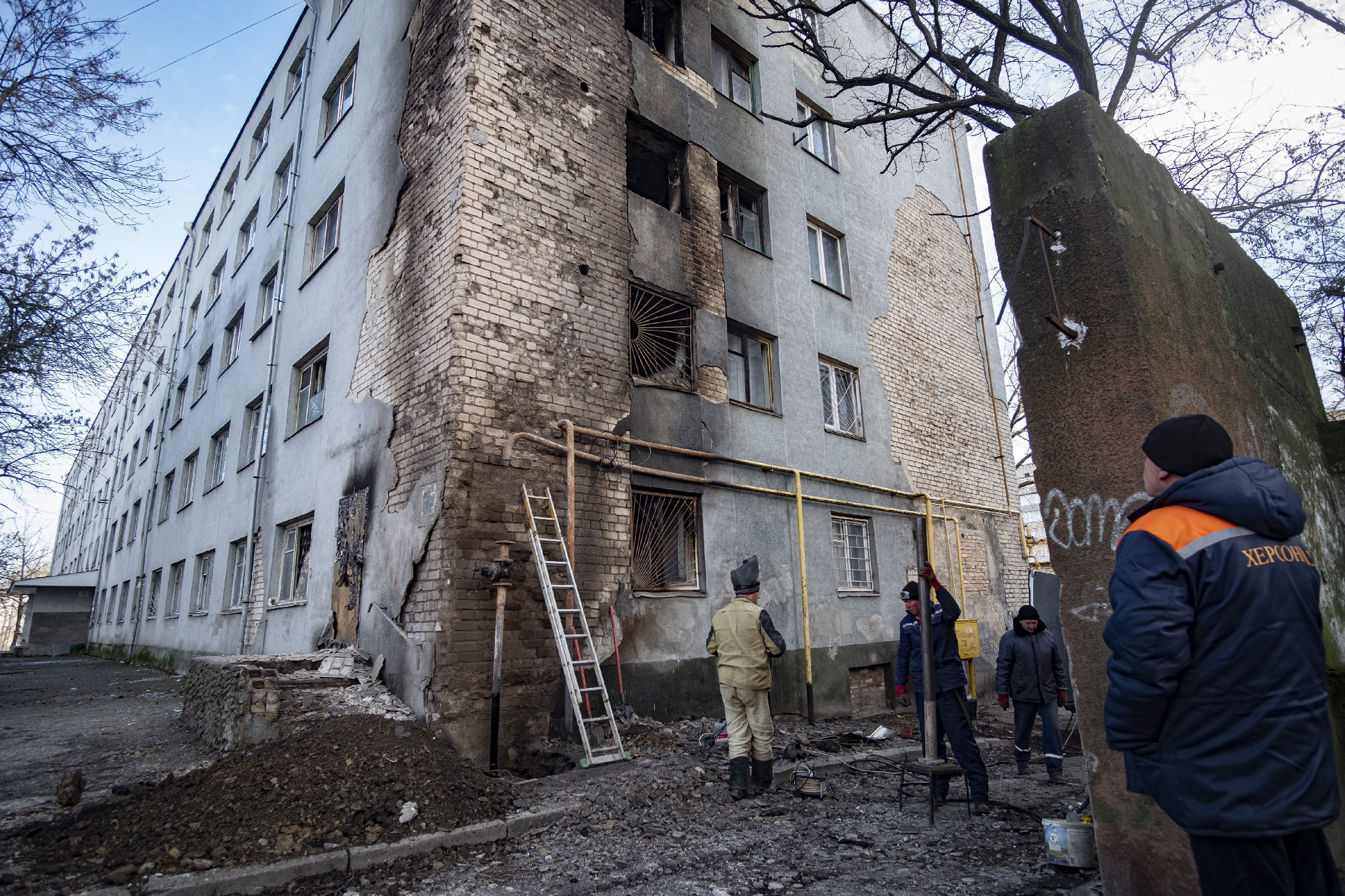 Ukrán elnöki hivatal: az oroszok újabb támadást intéztek Herszon ellen szombaton