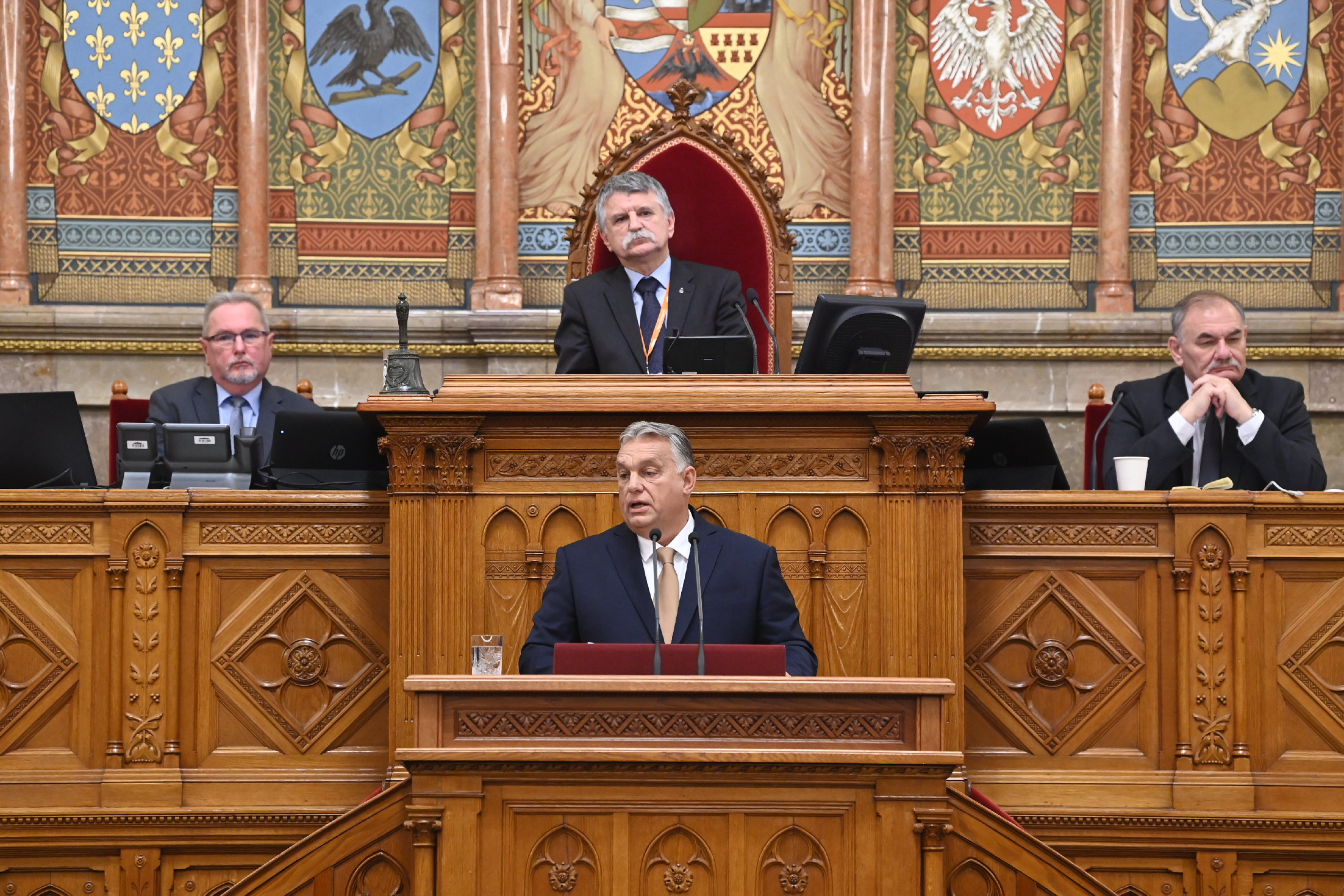 Csaknem 860 ezer forinttal lehet több Orbán Viktor fizetése márciustól