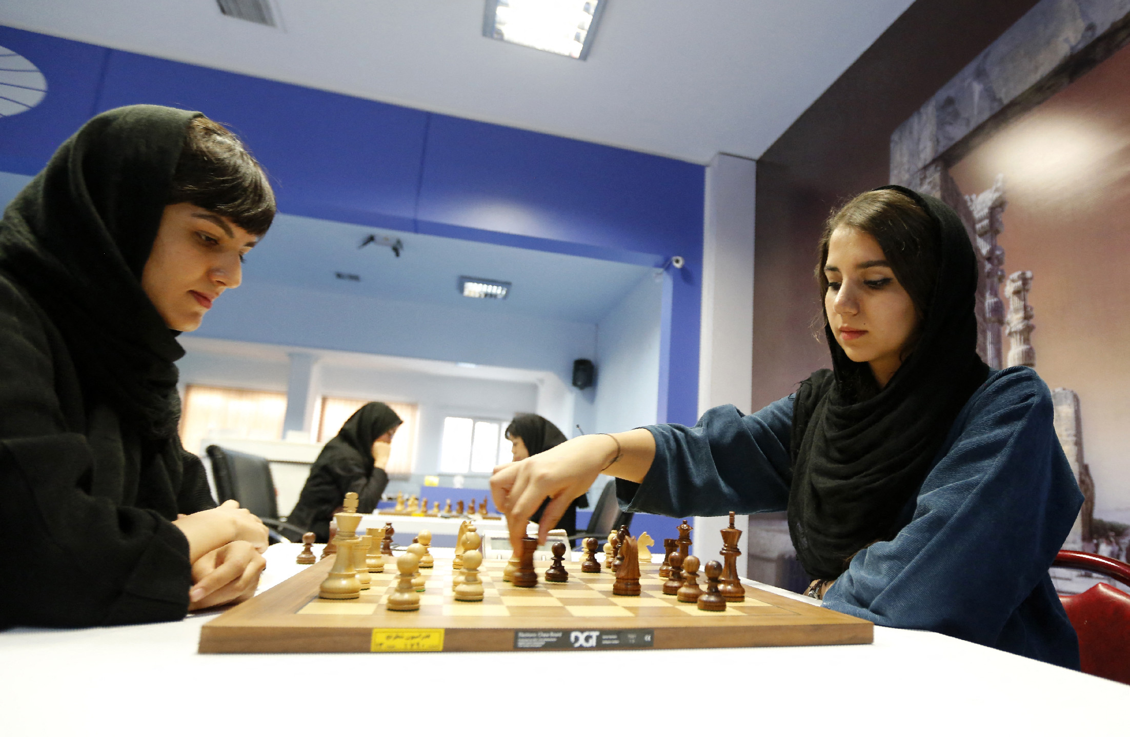 Óvják a hazatéréstől a hidzsáb nélkül sakkozó iráni sakkozót