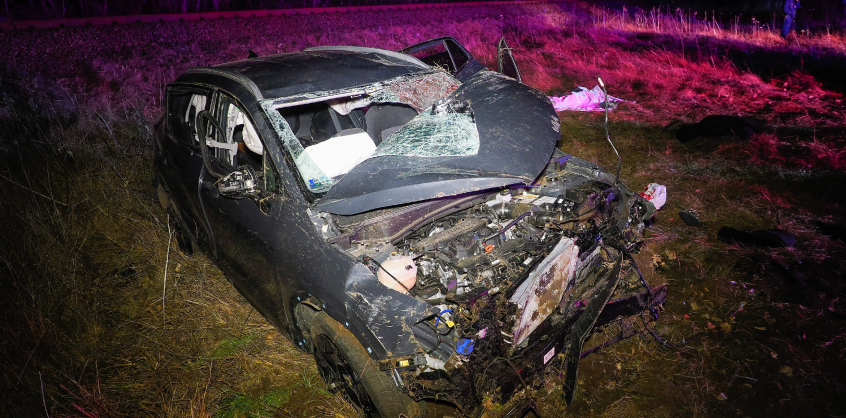 Felborult egy bevándorlókat szállító autó Jászszentlászlónál, meghalt a sofőr