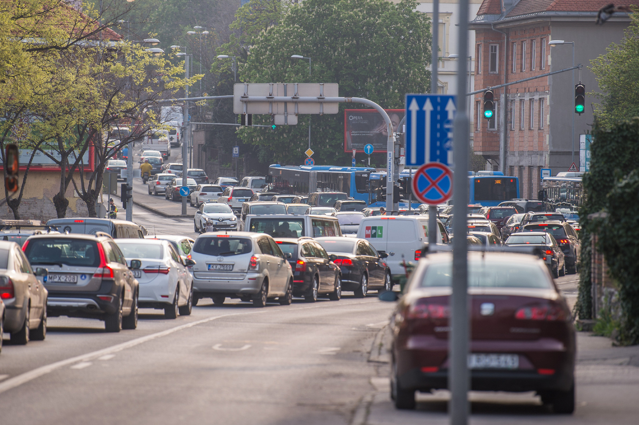A magyarok a brutális üzemanyagárak ellenére sem tudnak lemondani az autózásról