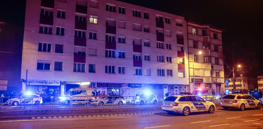 Megszúrtak három rendőrt Újbudán, egyikük meghalt