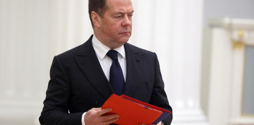 Medvegyev ismét előhúzta a nukleáris háború-kártyát