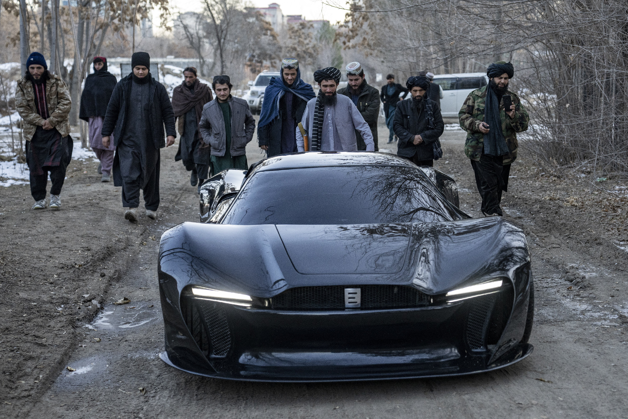 A tálib vezetés büszkesége: a Corolla motorral szerelt sportautó