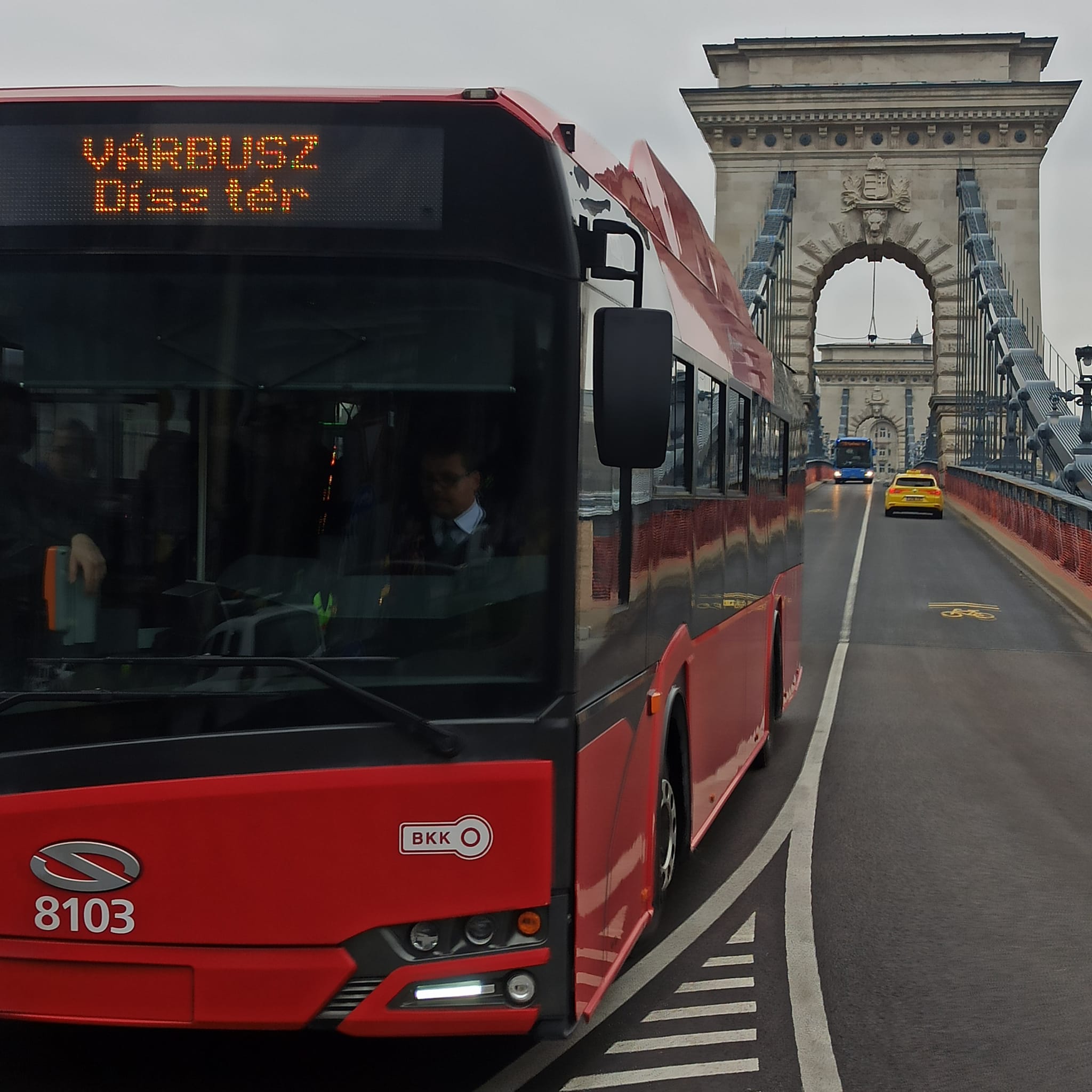 Több tucat vadi új trolibusz rója a főváros útjait