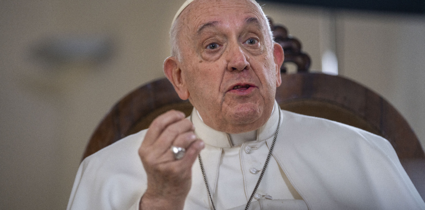 Ferenc pápa pontosított: a homoszexualitás bűn, de nem bűncselekmény