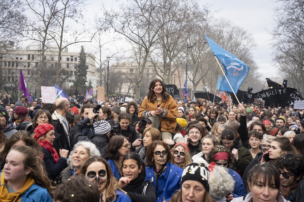 1995 óta nem tüntettek annyian Franciaországban mint kedden a nyugdíjreform ellen