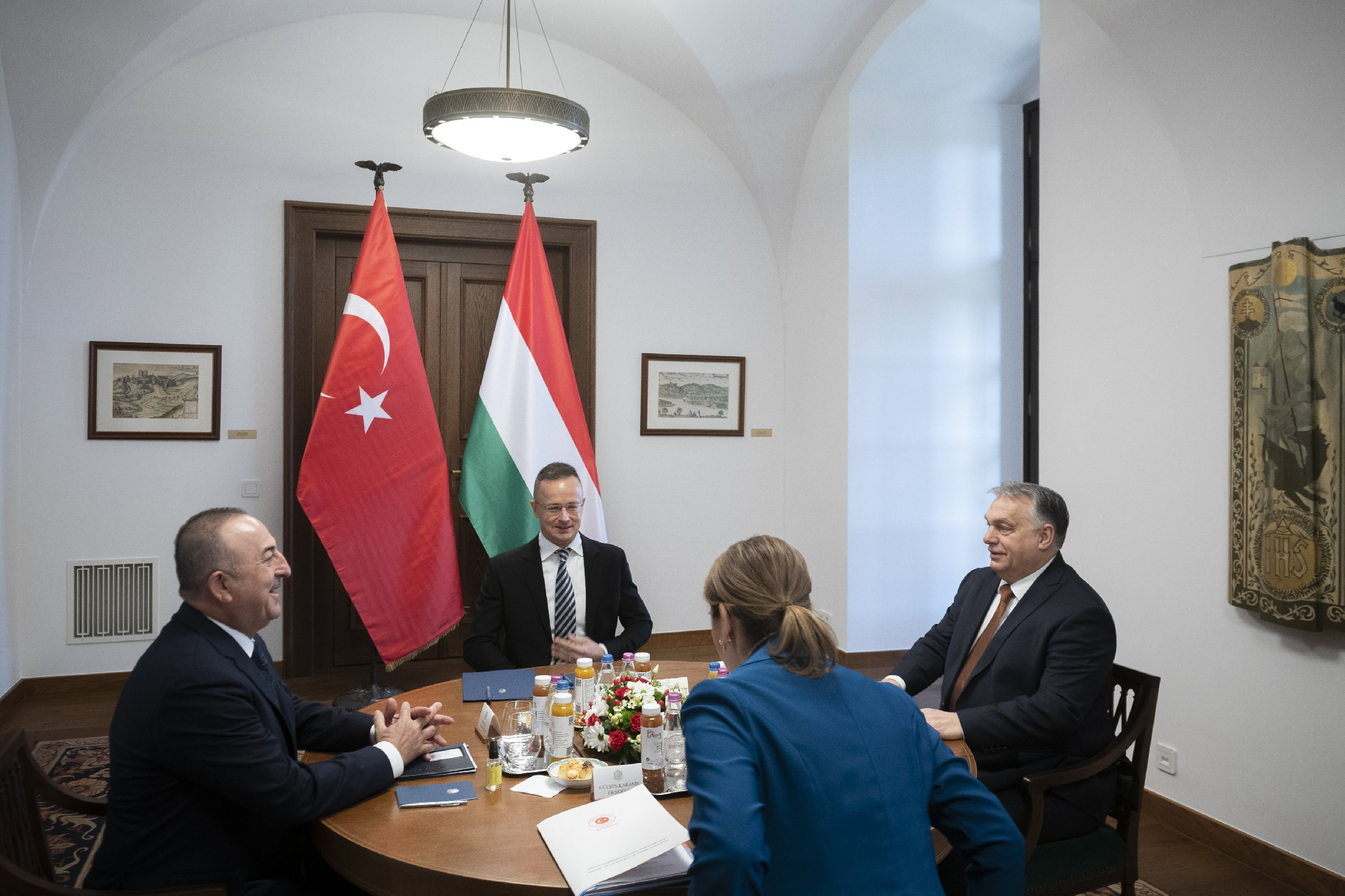 A török külügyminiszter látogatta meg Orbán Viktort