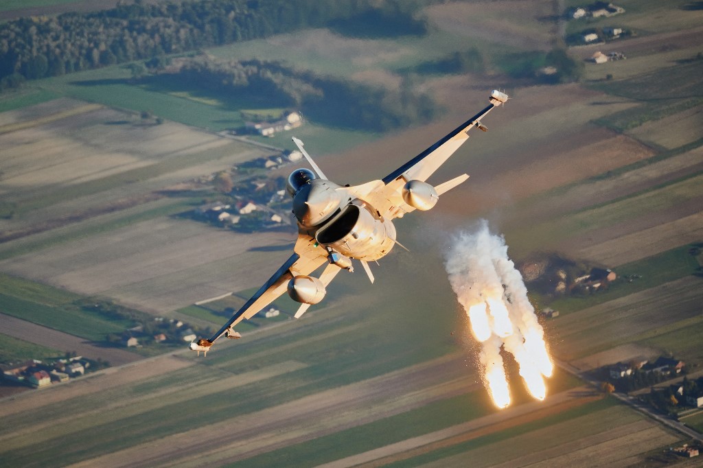 Varsó csak akkor ad vadászgépeket Ukrajnának, ha a NATO dönt erről