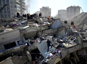 Török-szíriai földrengés: átlépte a 20 600-at az áldozatok száma