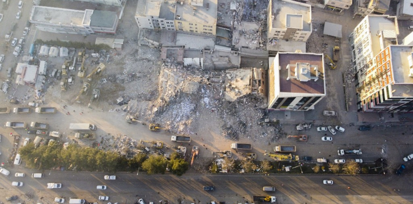 Török-szíriai földrengés: már több mint 28 ezer áldozatról lehet tudni