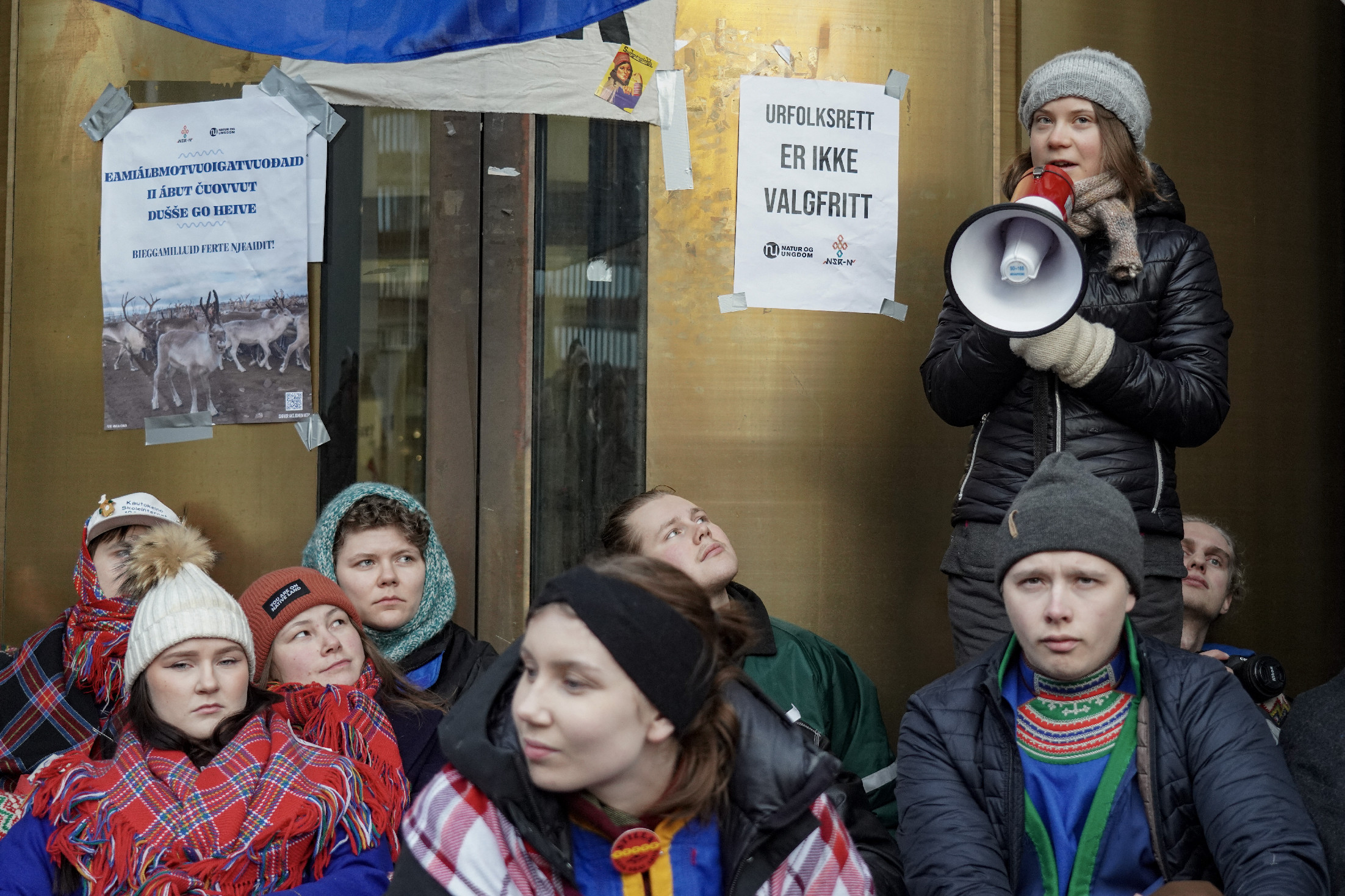 Aktivisták blokád alá vonták az energiaügyi minisztériumot 