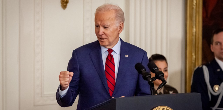 Bőrrákos elváltozást távolítottak el Joe Biden mellkasáról