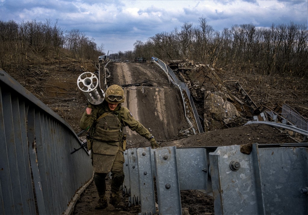 Ukrán vezérkar: továbbra is tartjuk Bahmutot