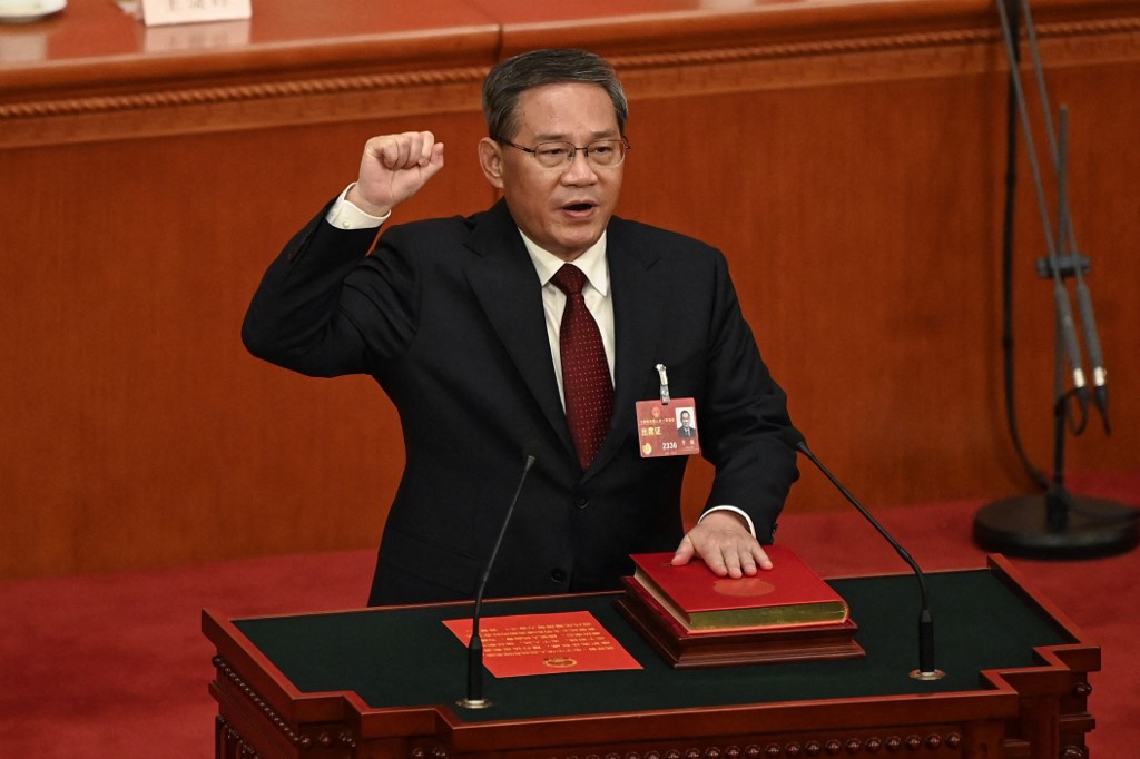 Hivatalba lépett az új kínai kormány