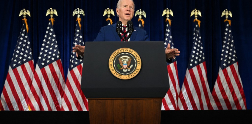 A „támadó lőfegyverek” teljes betiltását tűzte ki céljául Joe Biden