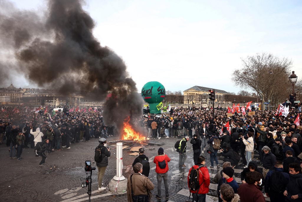 Tömeges letartóztatások Párizsban