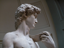 Dávid-szobor mutogatásért Floridában lemondatták, Firenzében kitüntetik a tanárt