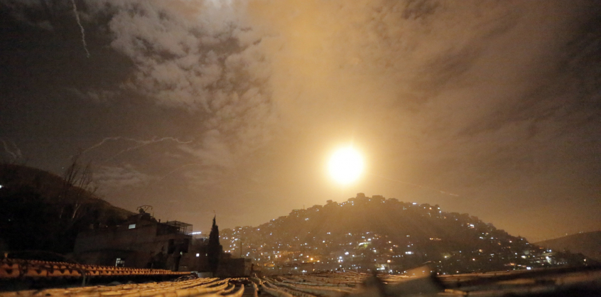 Szíriai források szerint izraeli rakétatámadás érte Damaszkusz környékét
