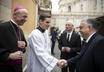 Orbán Viktor a Vatikánba utazott