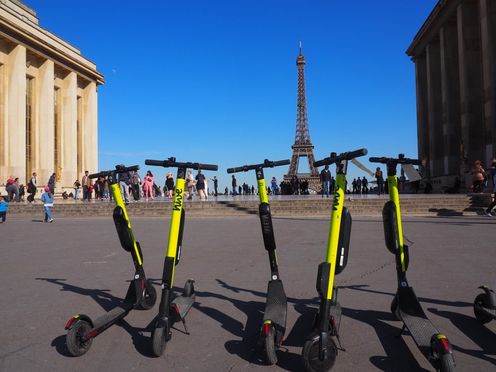 Kilencven százalék szavazott az e-rollerek kitiltására Párizsban