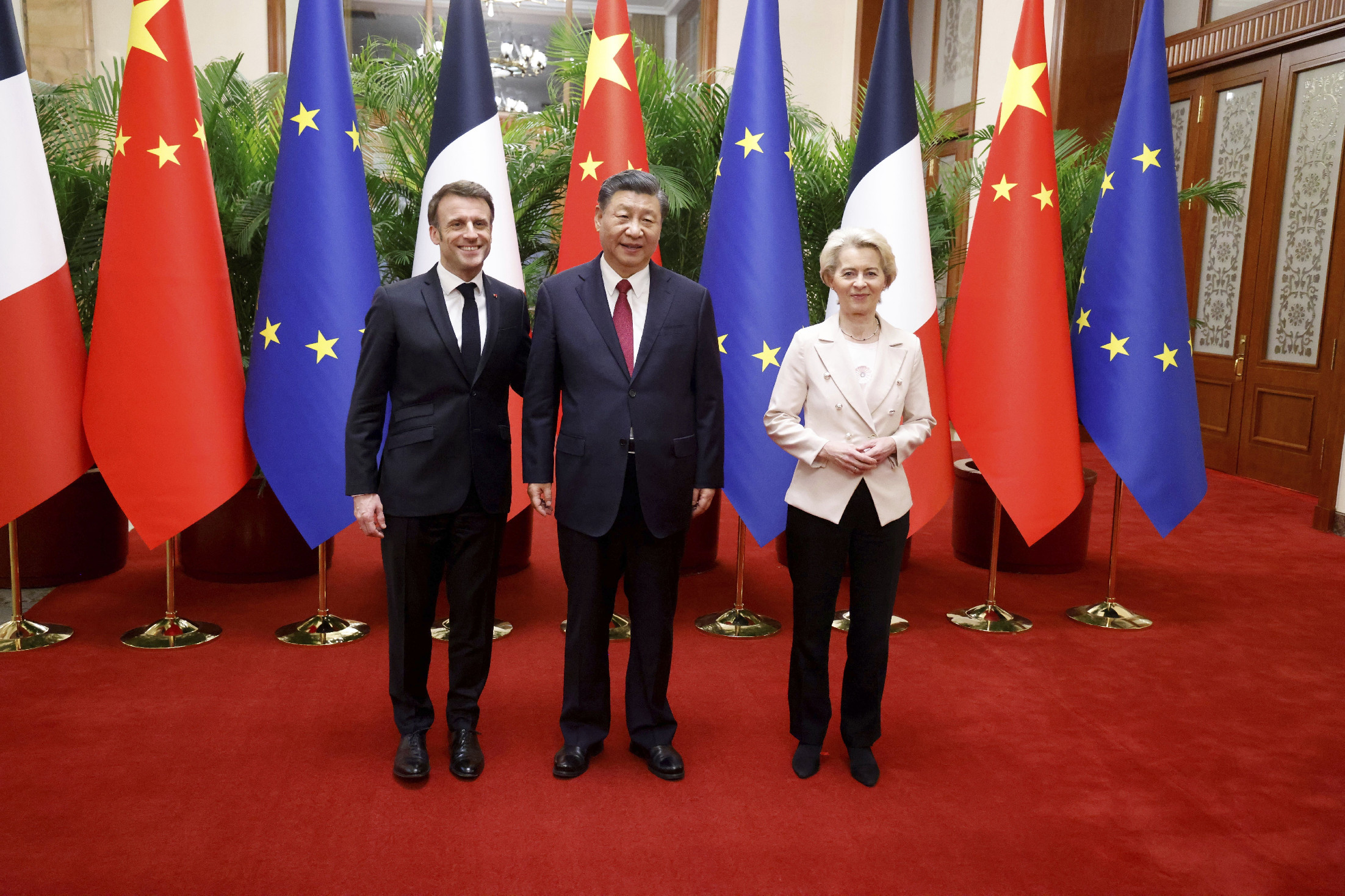 Macron és Von der Leyen Kínában tárgyal