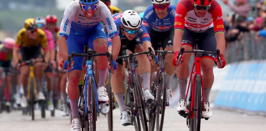 Giro d'Italia: Matthews a szakaszgyőztes, Fetter a 175.-ik