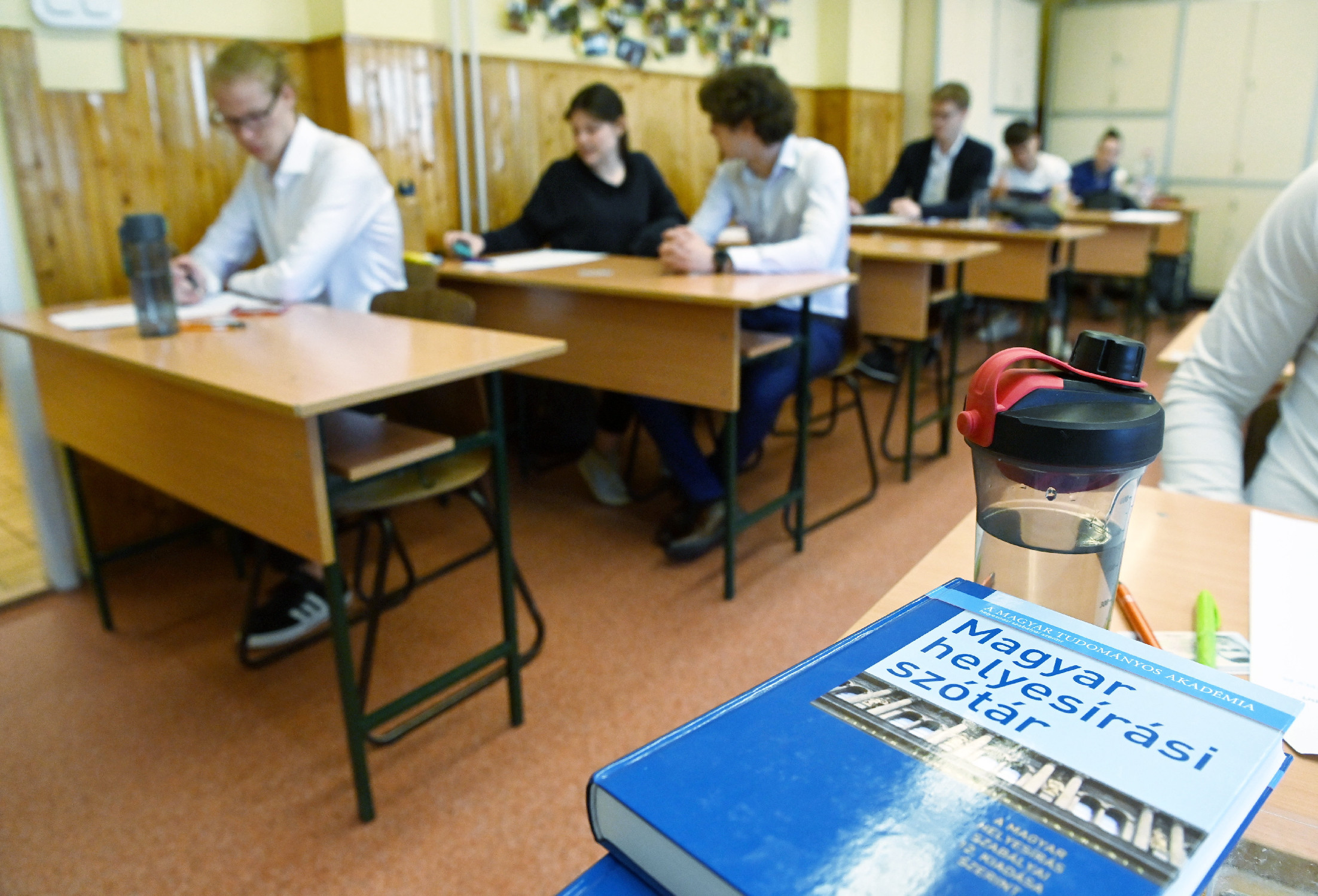Magyar nyelv és irodalom írásbelikkel folytatódik az érettségi