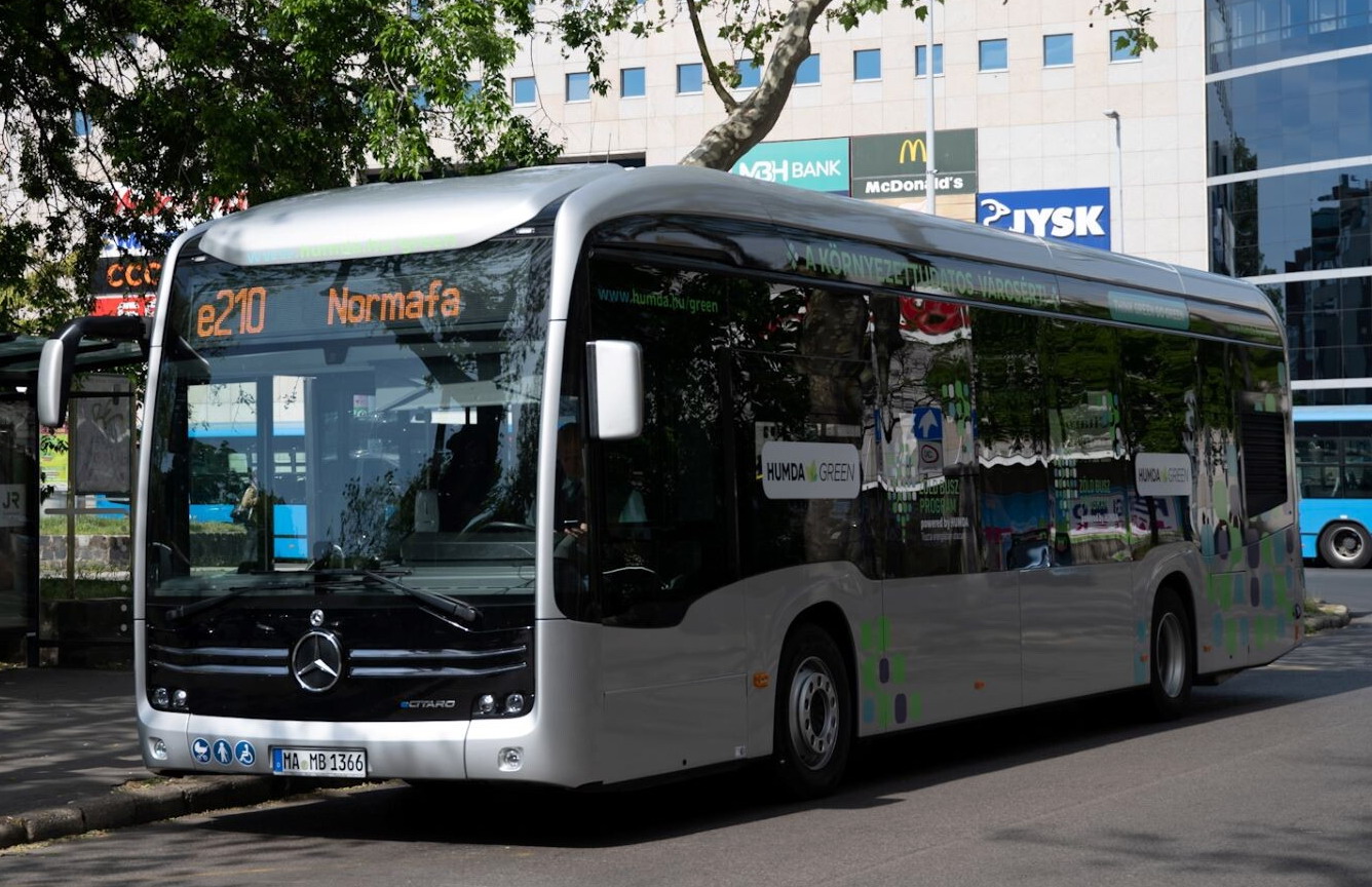 Budapesten tesztelik a világ csúcskategóriás elektromos buszát