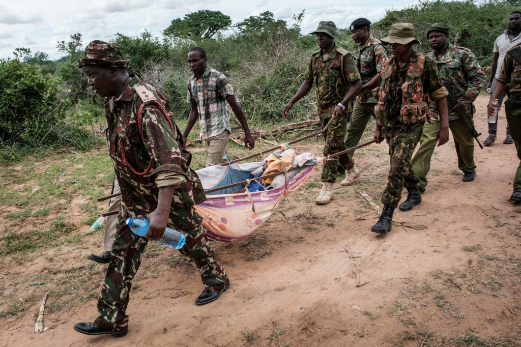  Már kétszáz fölé emelkedett a tagjait halálra éheztető kenyai szekta áldozatainak száma