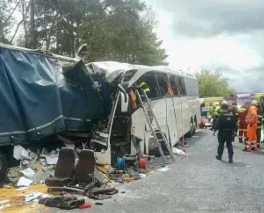 Szlovákiai buszbaleset – 18 utas hazaérkezett, ketten továbbra is mélyaltatásban vannak 