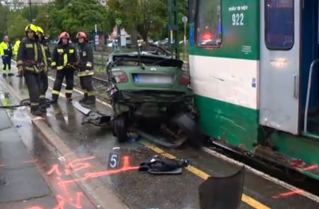 Bedarálta a HÉV a sínekre hajtó autót – VIDEÓ