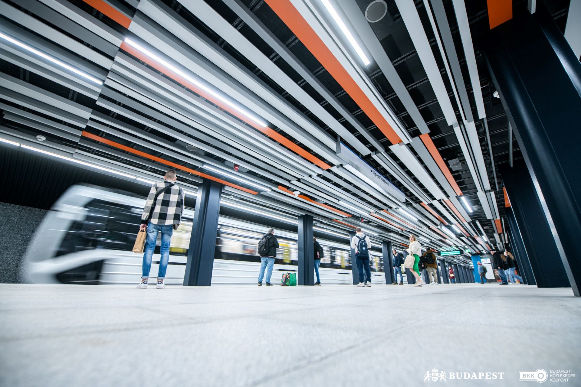 Átadták a Lehel és a Nagyvárad téri metróállomást