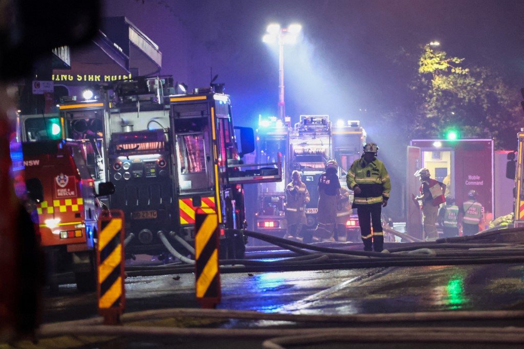 Tűz pusztította el Sydney egyik hétemeletes épületét (fotó)