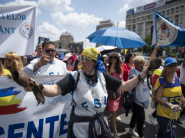 Folytatódik a sztrájk: kapnak ugyan béremelést a román pedagógusok, de nem eleget