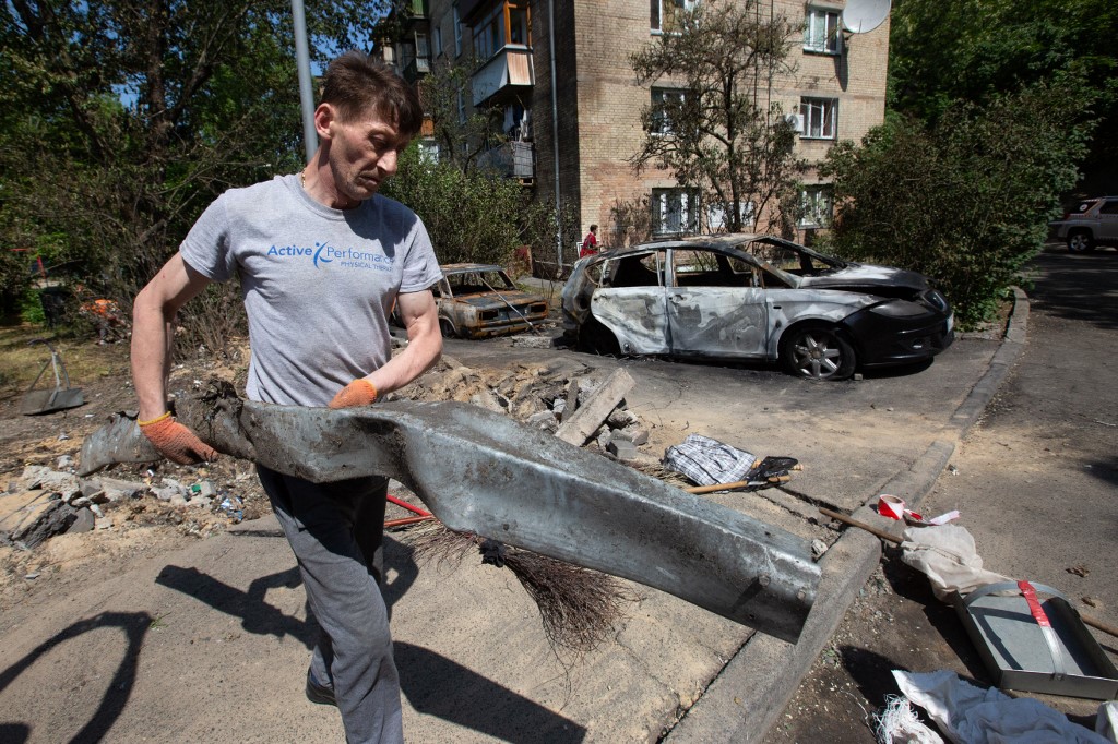 Újabb támadás érte Kijevet: záporoztak az orosz rakéták és drónok  