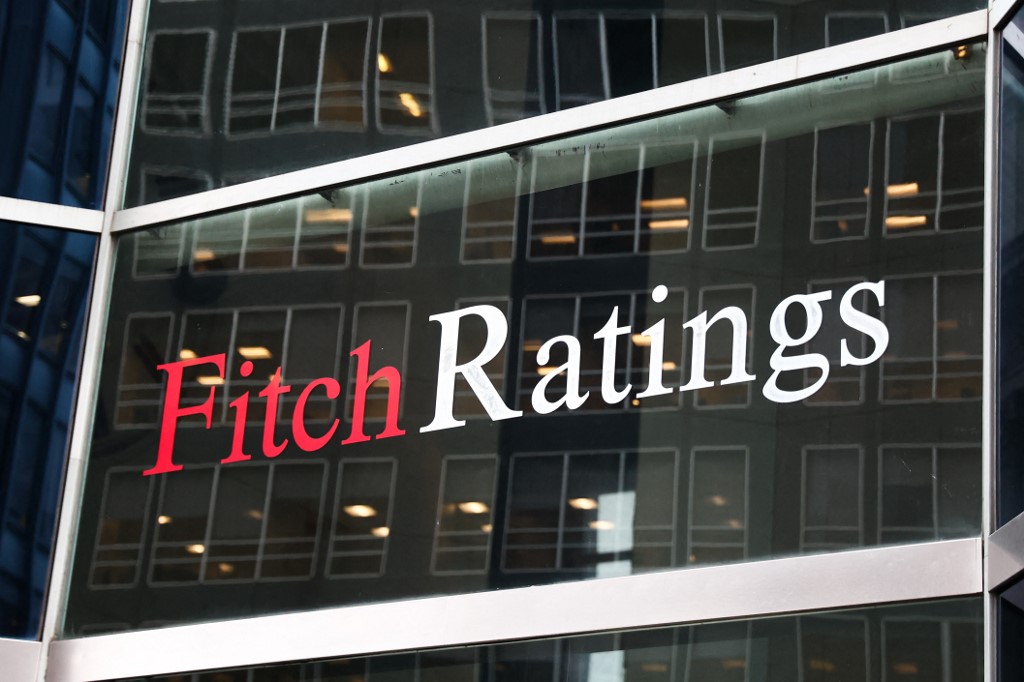 Az adósságplafon-megállapodás ellenére negatív figyelőlistán tartja az Egyesült Államokat a Fitch Ratings