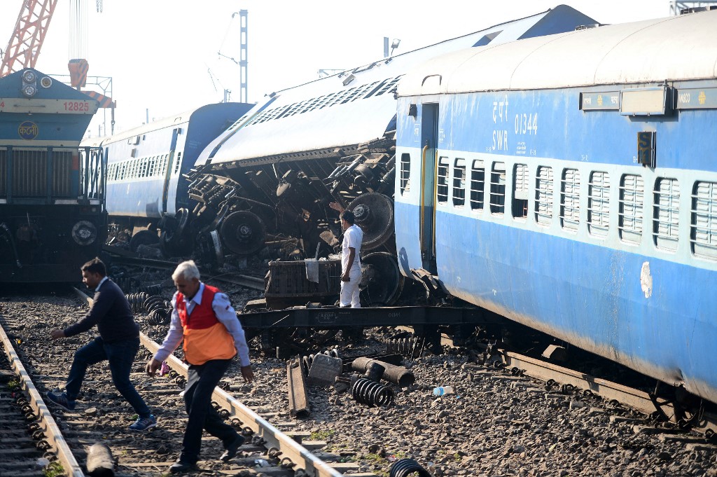India: legalább ötvenen meghaltak egy súlyos vonatbalesetben 