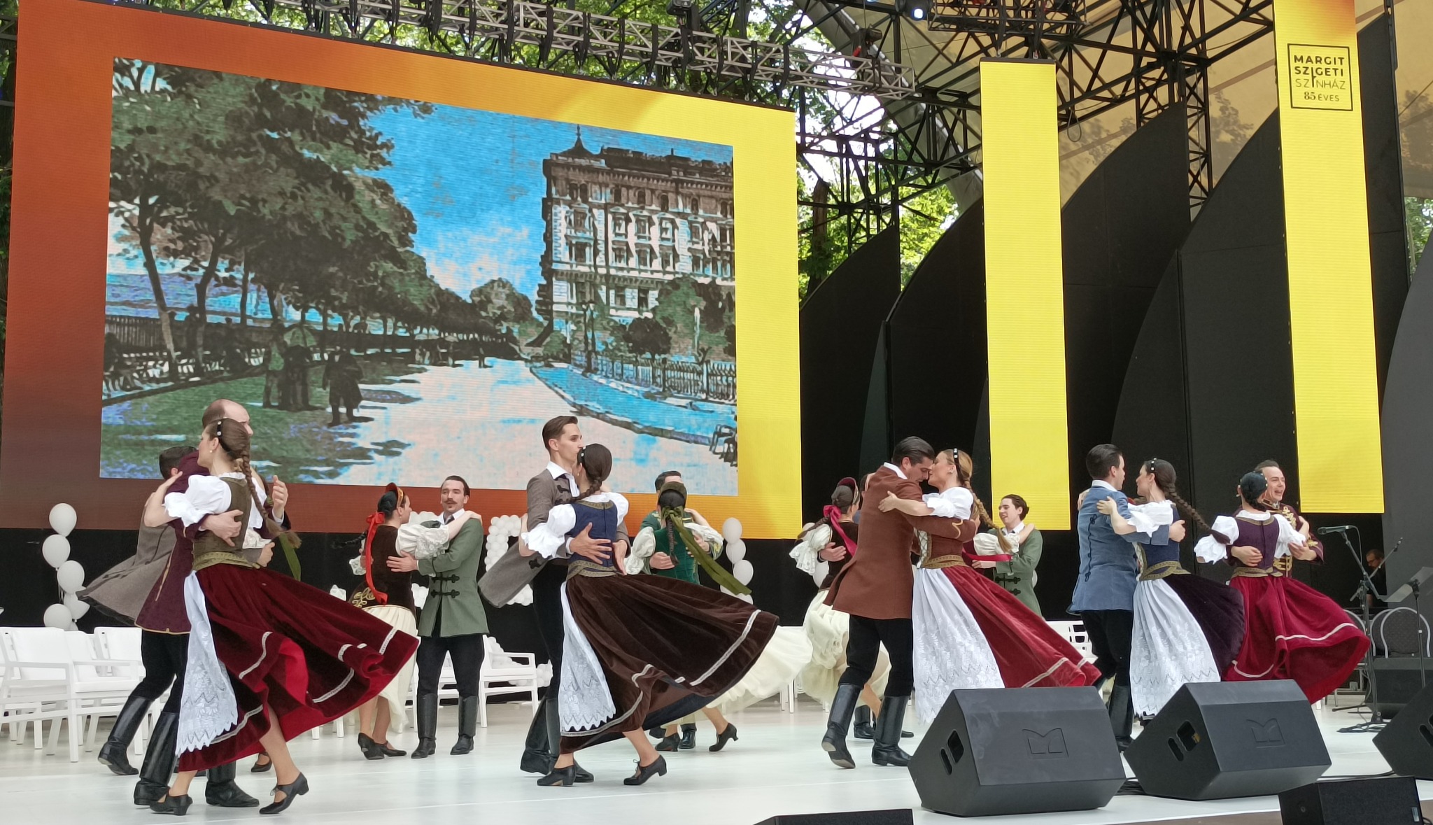 Több mint száz táncos lép fel a Petőfiről szóló előadásban a Margitszigeten