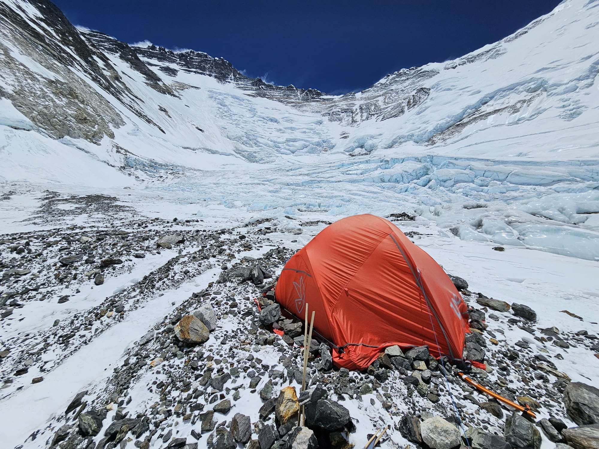 Megtalálták Suhajda Szilárd holmijait az Everesten