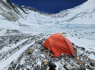 Megtalálták Suhajda Szilárd holmijait az Everesten