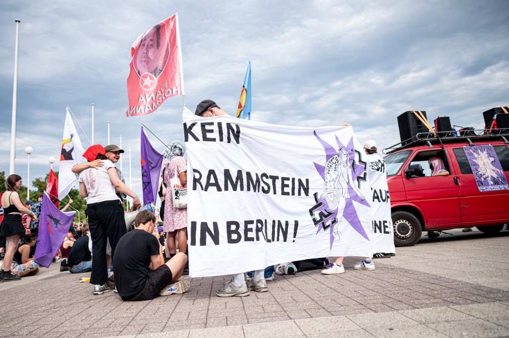 Több százan tüntettek Berlinben