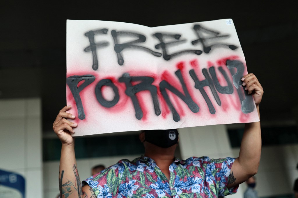 Pornóoldalakat szigorít az EU