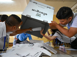 Még össze se számolták a szavazatokat, máris bejelentette az elsöprő győzelmet a kormánypárt az ellenzék nélküli kambodzsai választáson