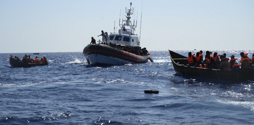 Mintegy ezer menedékkérő érkezett Lampedusára a hétvégén