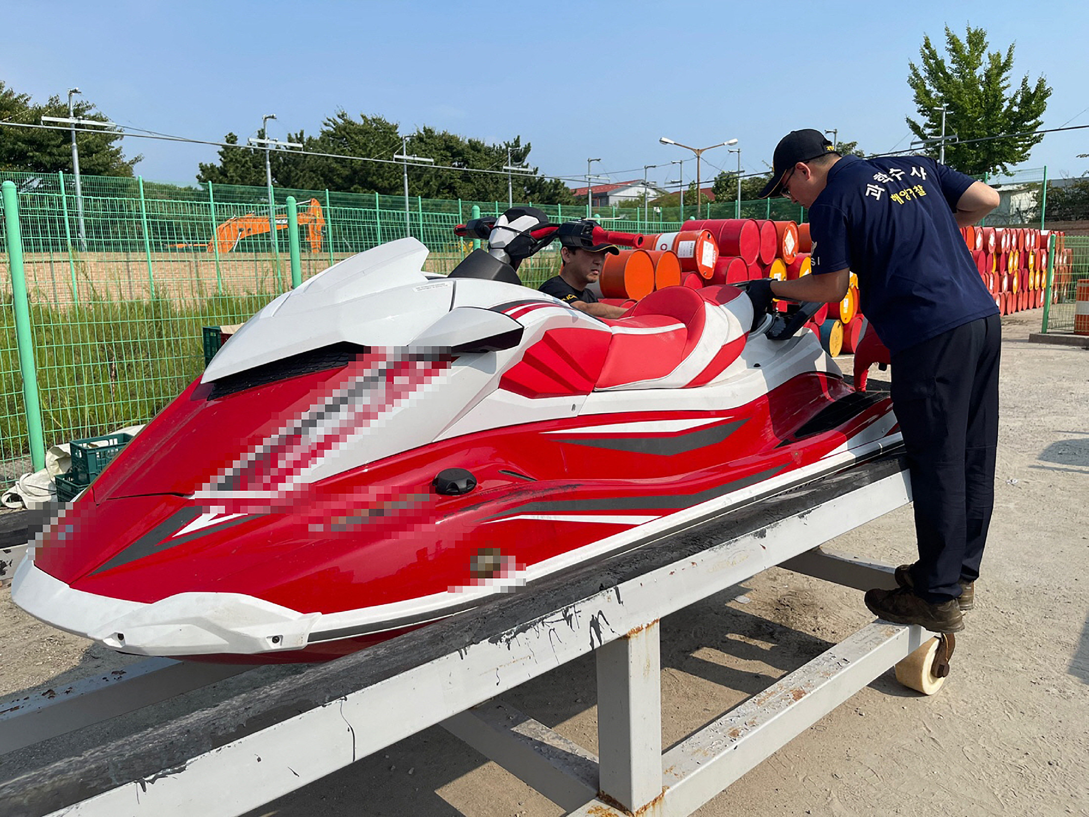 Jet-skivel menekült át Dél-Koreába egy ismert kínai ellenzéki